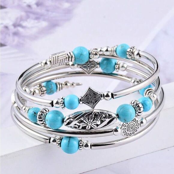 Simple & Elegant Turquoise Beaded Bracelet - Picture 3 of 5